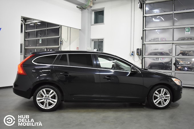 VOLVO V60 DRIVe Momentum